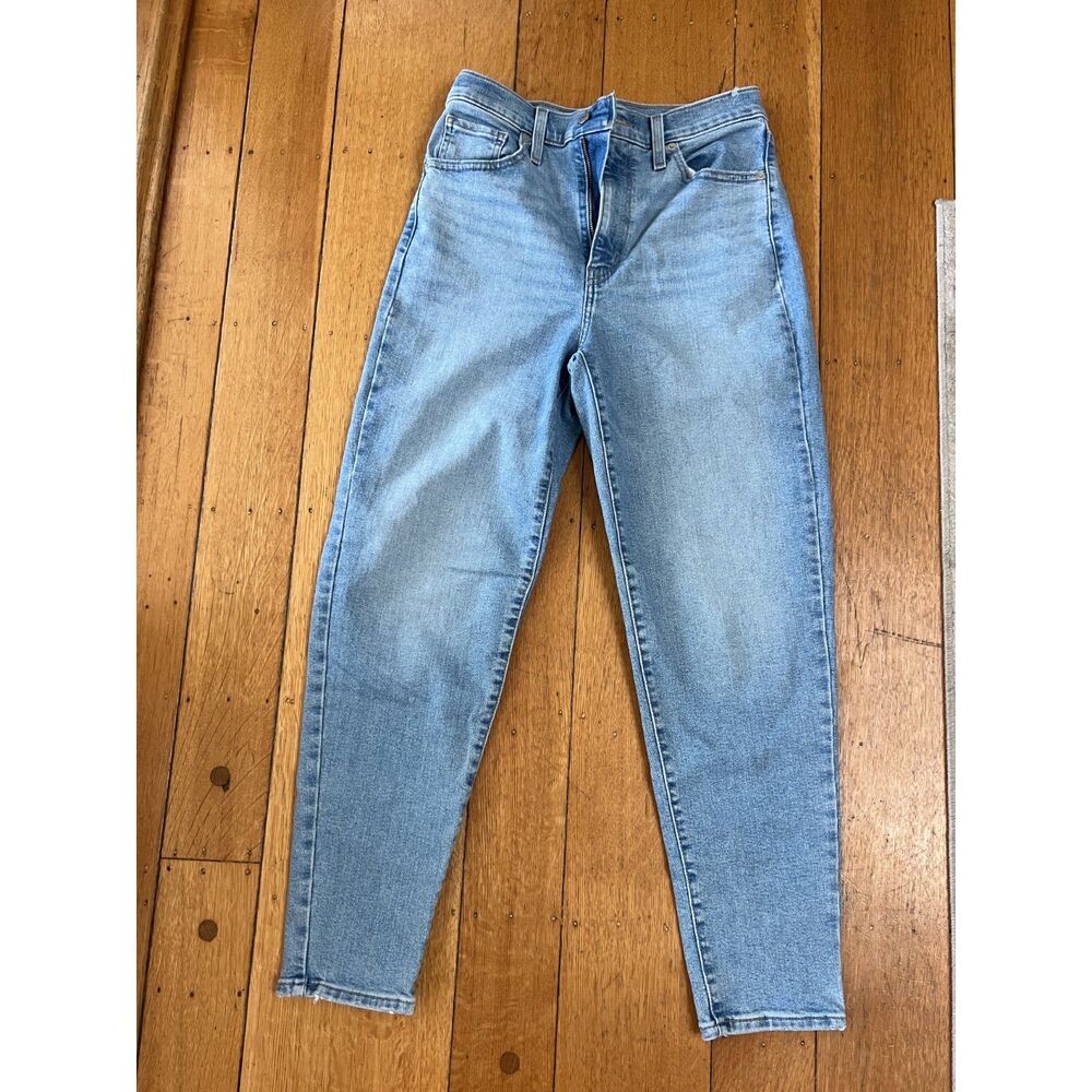 Levi's High-Waisted Mom Jean, Light Wash, Size 28